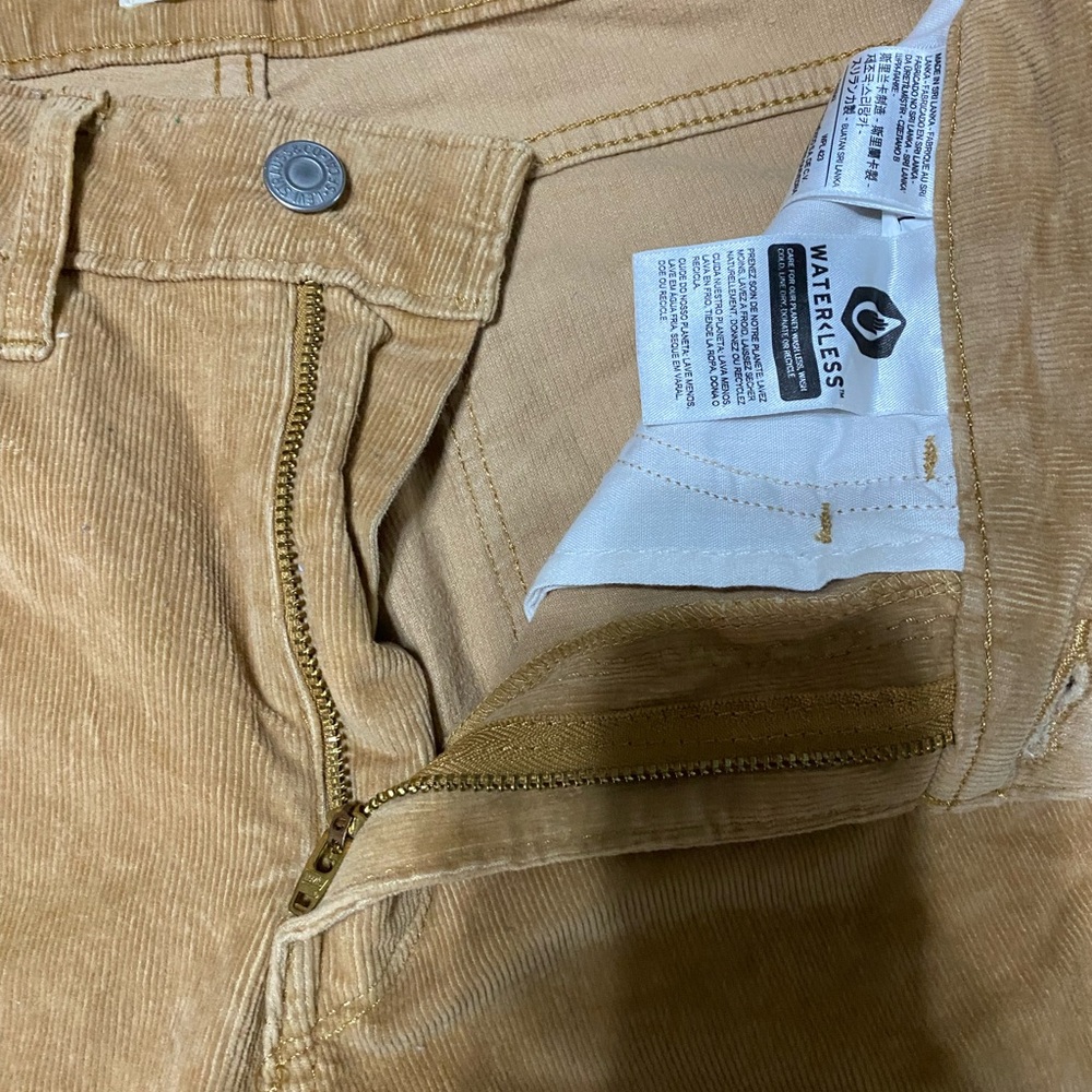 White tag Levi’s 725 boot cut 27x32 Tan Corduroy Pants - Picture 6 of 11